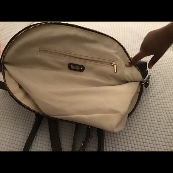 Handbag - Picture 2 of 3